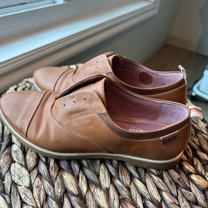 Leather loafers pikolinos